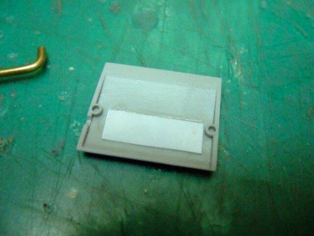 將潛降舵內部黏上0.3mm膠板